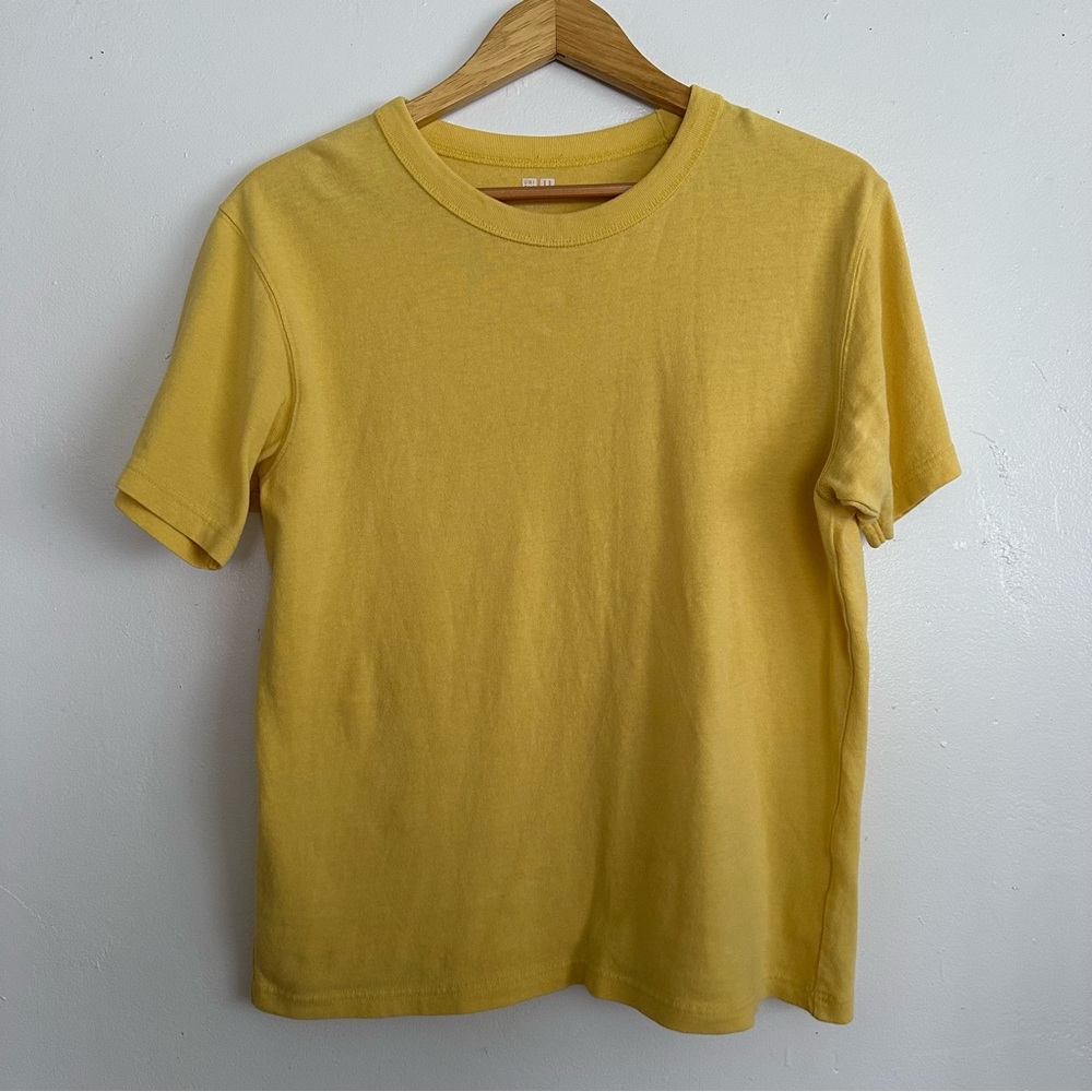 Yellow UNIQLO t-shirt